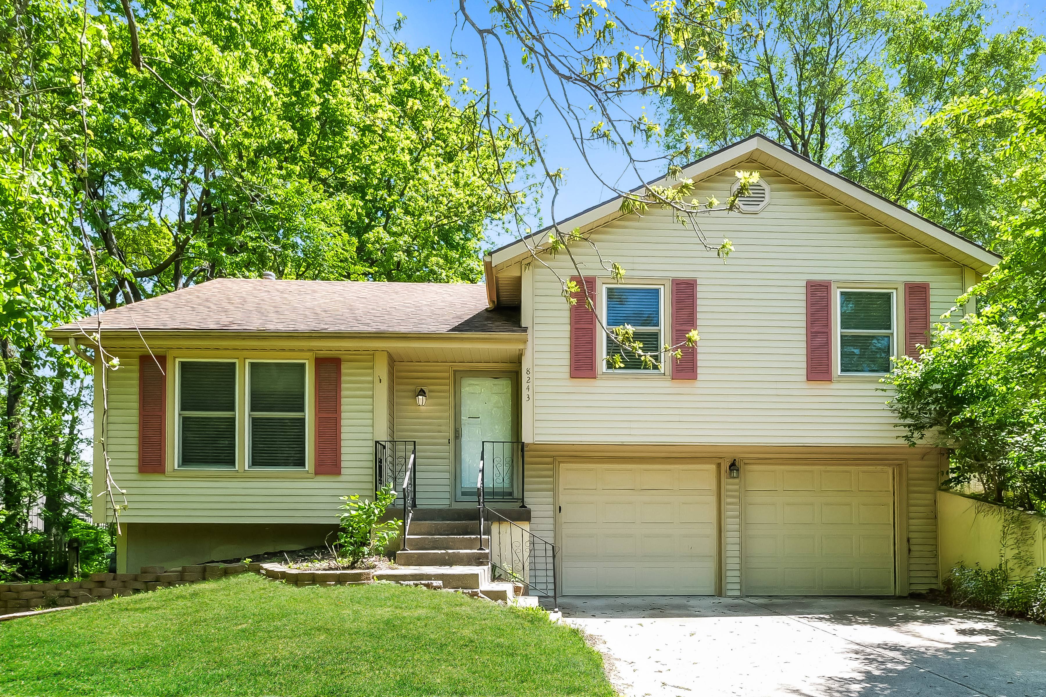 8243 N Troost Ave Kansas City, MO 64118